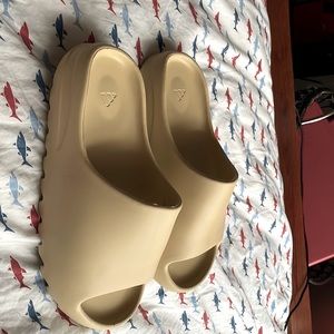 Yeezy Slide Pure Brand new